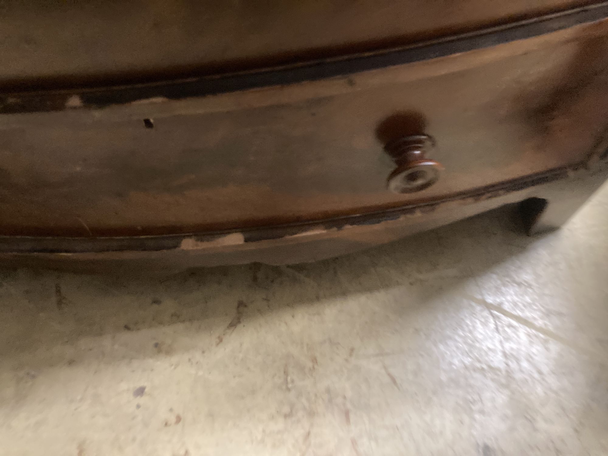 A Victorian mahogany bow front chest, width 108cm, depth 52cm, height 109cm